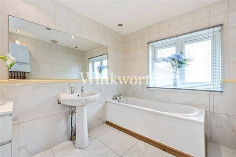 15 Birstall Road, London, N15 5EN