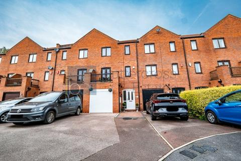 3 bedroom townhouse for sale, The Osiers, Newark