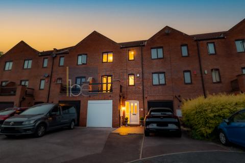 3 bedroom townhouse for sale, The Osiers, Newark