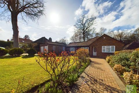 3 bedroom bungalow for sale - Chavey Down Road, Winkfield Row, Bracknell, Berkshire, RG42