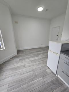 Studio to rent - Edmonton N18