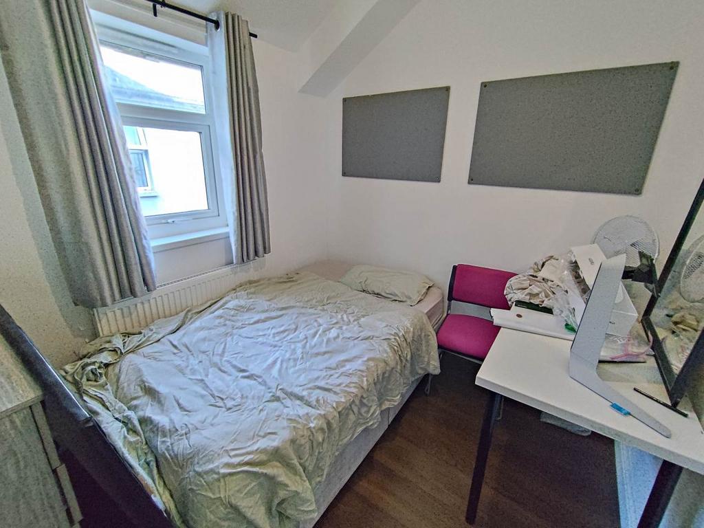 Room 4 (1)