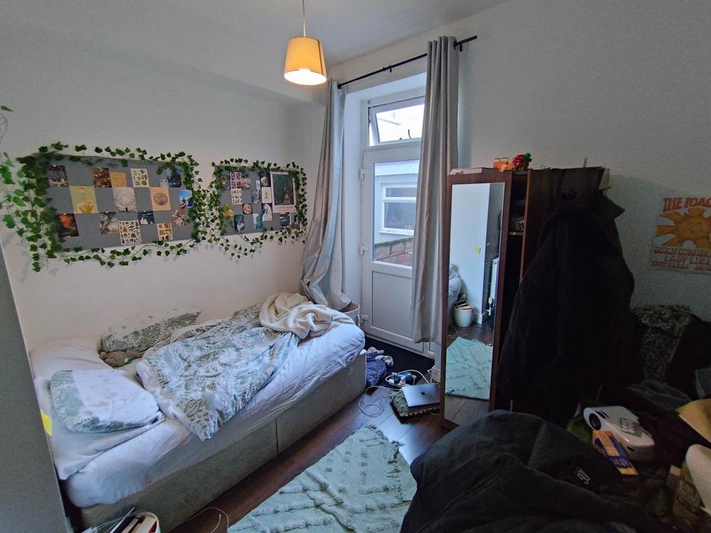Room 2 (1)