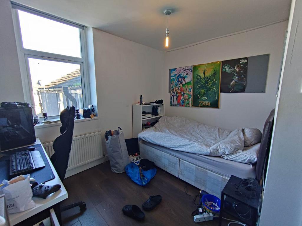 Room 7 (1)