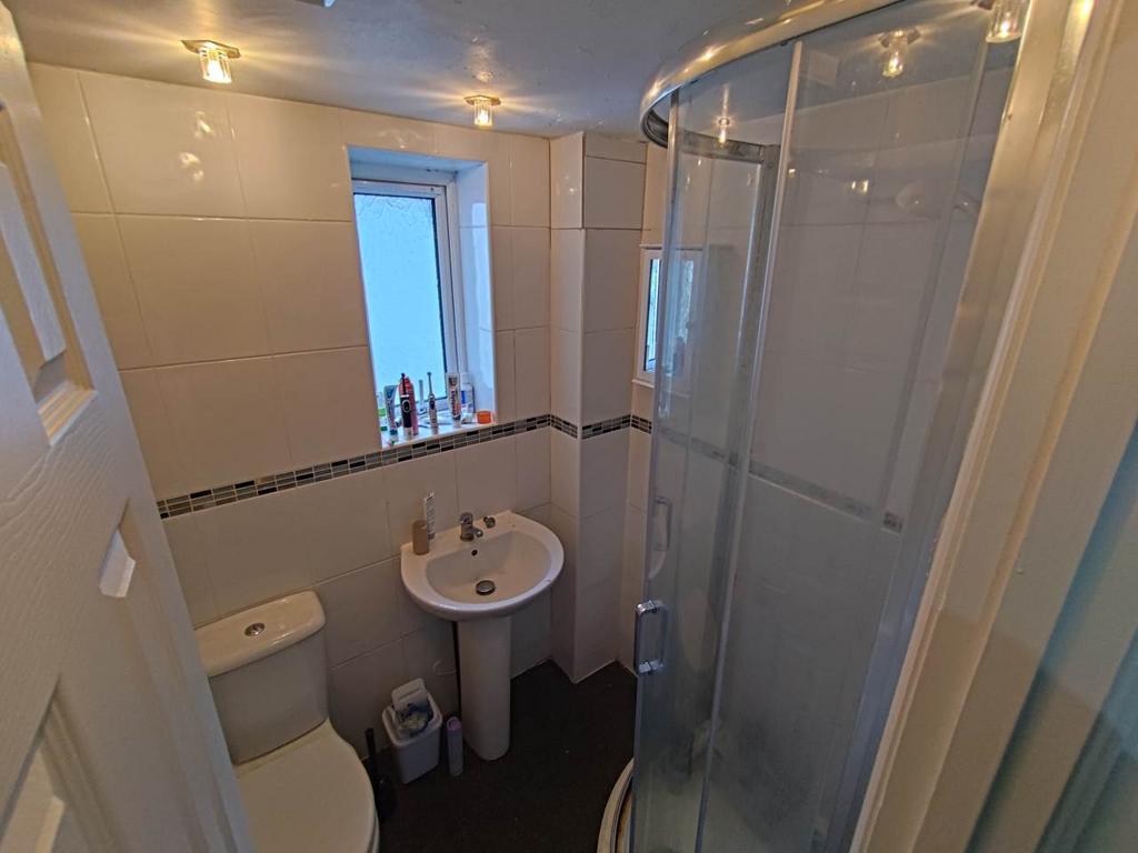 First Floor Shower R