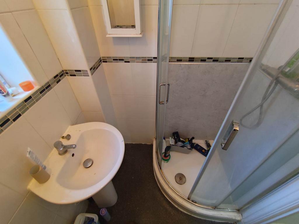 First Floor Shower R