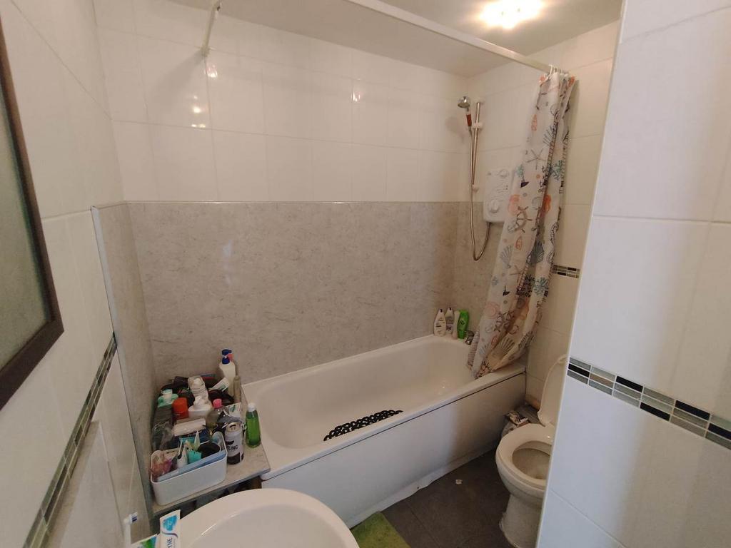 Ground Floor Bathroo