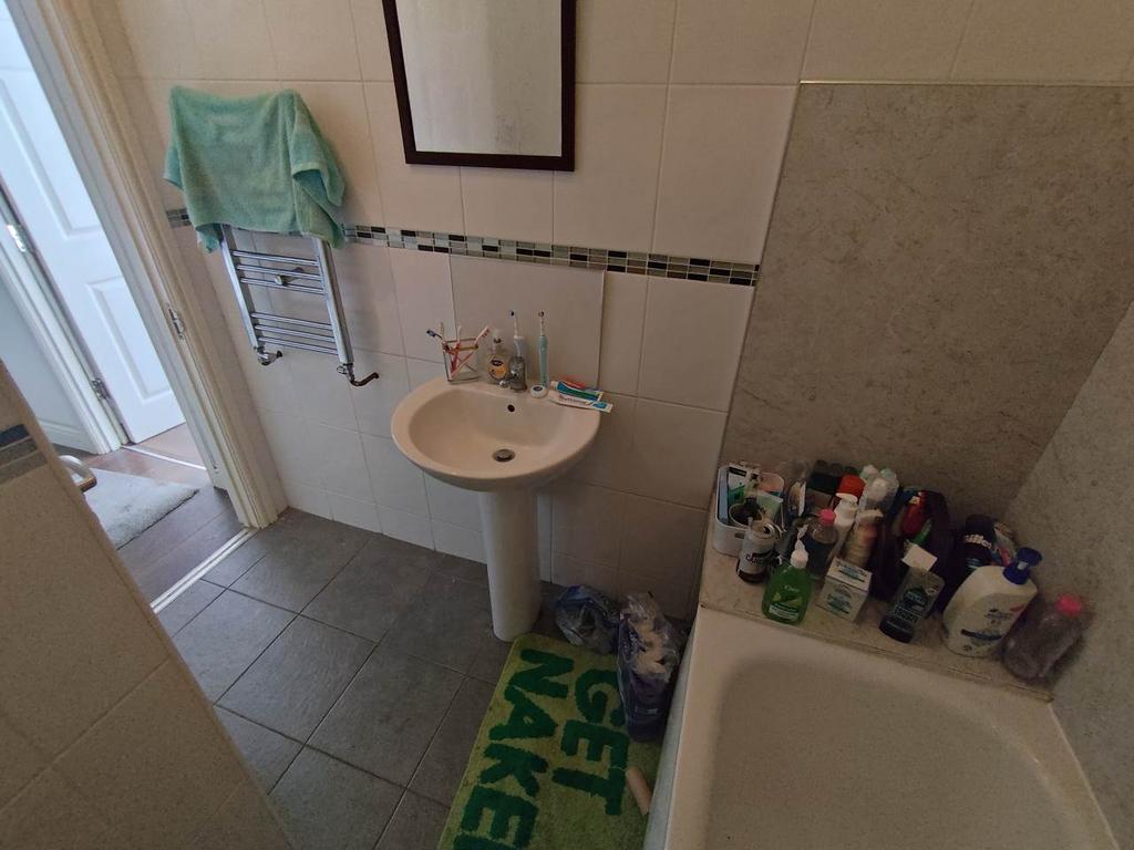 Ground Floor Bathroo
