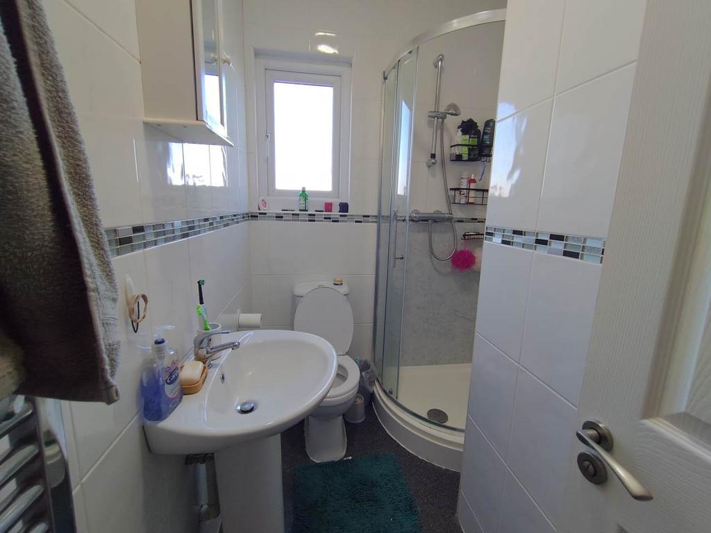 Top Floor Shower Roo