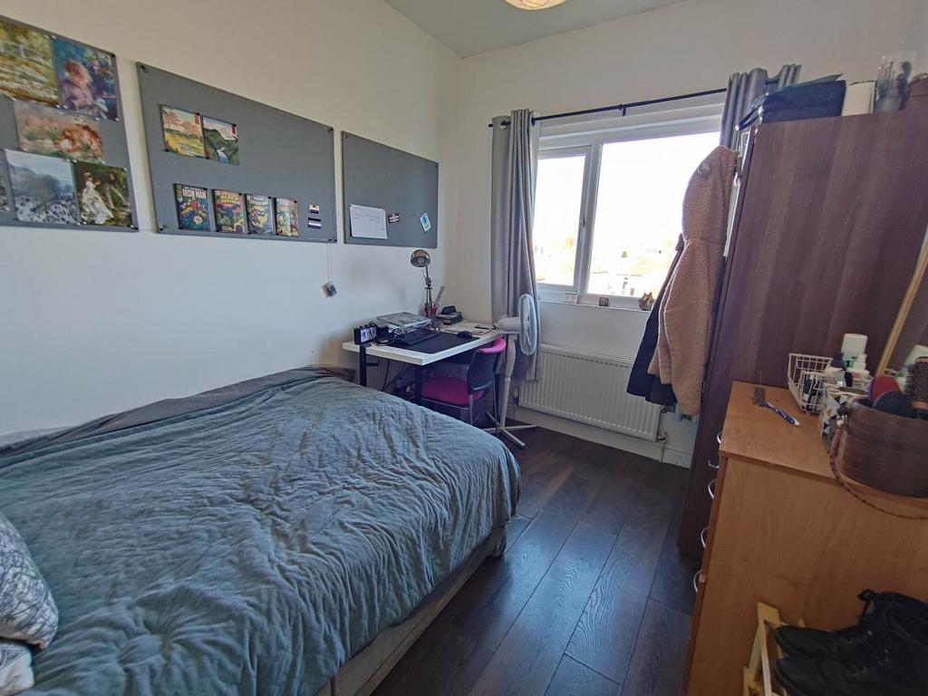 Room 9 (1)