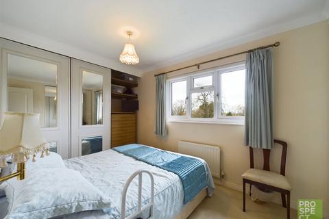 2 Caesars Gate, Warfield, Bracknell, RG42 3AF