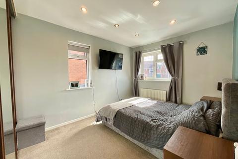 3 bedroom detached house for sale, Fernhurst Grove, Lightwood
