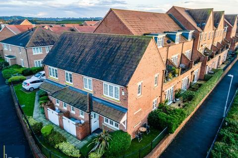 2 bedroom terraced house for sale, Waters Edge, Kings Sconce Avenue, Newark