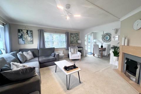 2 bedroom park home for sale, Wyatts Covert, Denham