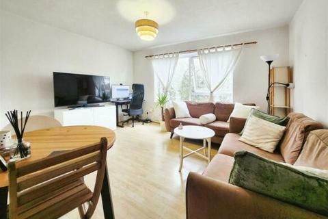 1 bedroom apartment to rent, Grand Drive, Raynes Park, SW20
