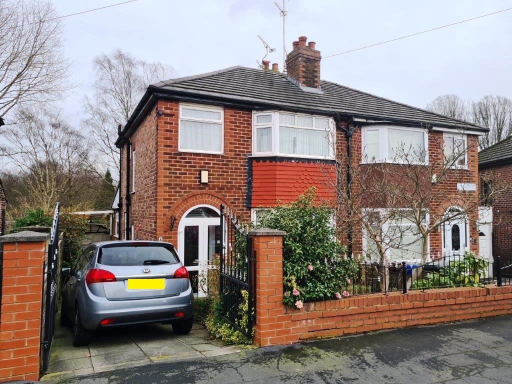 Lydgate Road, Droylsden 3 bed semidetached house for sale £240,000