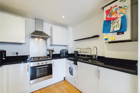1 bedroom apartment for sale, Triangle Road, London