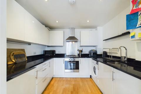 1 bedroom apartment for sale, Triangle Road, London