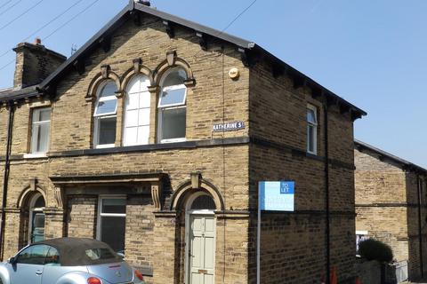 3 bedroom terraced house to rent - Katherine Street, Shipley, West Yorkshire, UK, BD18