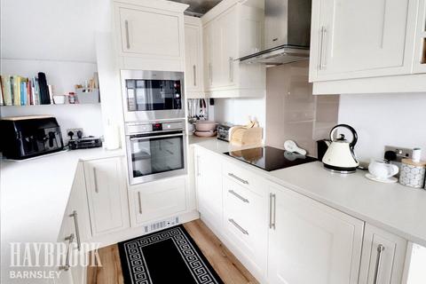 12 Deacons Way, Barnsley, S71 2HU