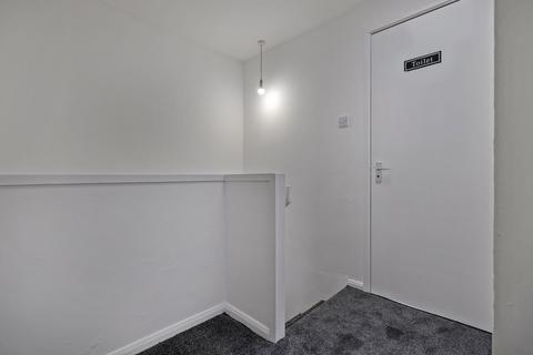 2 bedroom flat to rent - Millroad Gardens, Calton