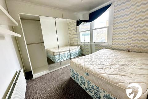 1 bedroom flat for sale, Furley Road, London, SE15