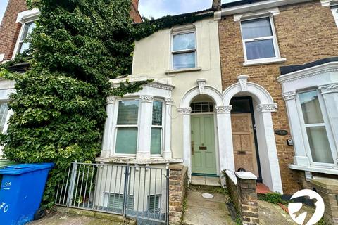 1 bedroom flat for sale, Furley Road, London, SE15