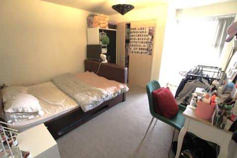 2 bedroom apartment for sale, Lauren Court,  Lower Bents Lane, Bredbury, Stockport