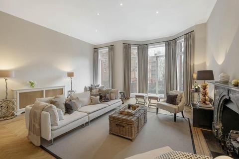 2 bedroom flat to rent, Sloane Gardens, London, SW1W