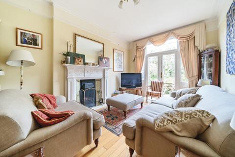 42 Egerton Gardens, London, W13 8HQ
