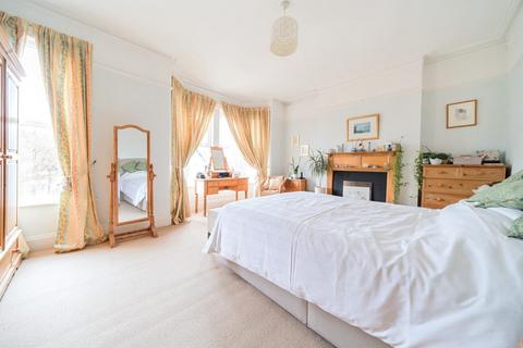 42 Egerton Gardens, London, W13 8HQ