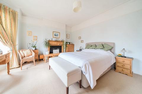 42 Egerton Gardens, London, W13 8HQ