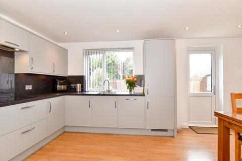4 bedroom semi-detached house for sale - Barnwood Close, Rochester, Kent