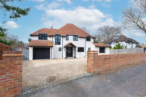 5 bedroom detached house for sale, Church Avenue, Hampshire GU14