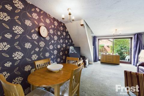 20 Ashdale Close, Staines-upon-thames, TW19 7BA