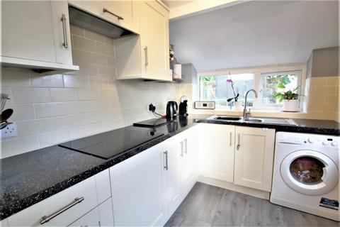 3 bedroom semi-detached house for sale, Brinnington Road, Brinnington