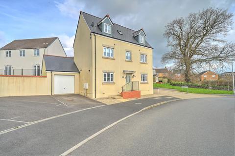 4 bedroom detached house for sale, Oaktree Road, South Molton
