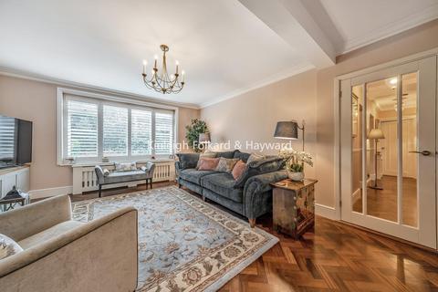 10, Inglewood Kemnal Road, Chislehurst, BR7 6NF