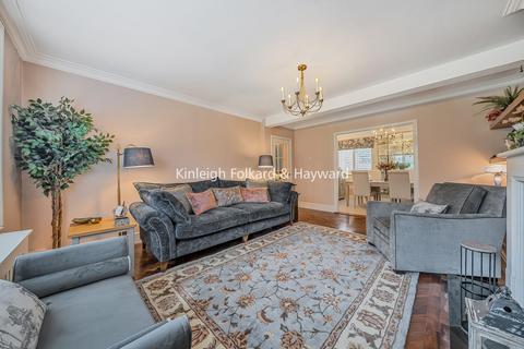 10, Inglewood Kemnal Road, Chislehurst, BR7 6NF