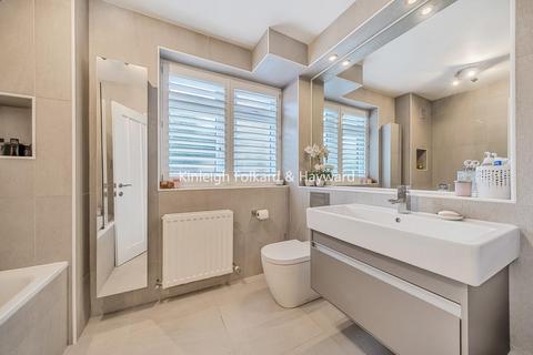 10, Inglewood Kemnal Road, Chislehurst, BR7 6NF