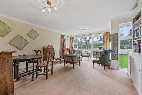 2 bedroom flat for sale - Ashdown, Clivedon Court, Ealing, London, W13