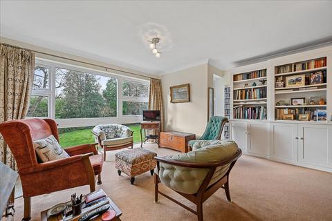 2 bedroom flat for sale - Ashdown, Clivedon Court, Ealing, London, W13
