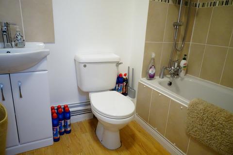 1 bedroom flat for sale, Marquis Court, Yeoman Drive, Stanwell, TW19