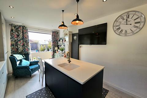 2 bedroom bungalow for sale - Manx Road, Warrington