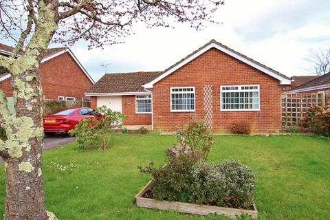 3 bedroom detached bungalow for sale, The Warren, Holbury