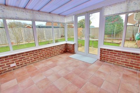 3 bedroom detached bungalow for sale, The Warren, Holbury