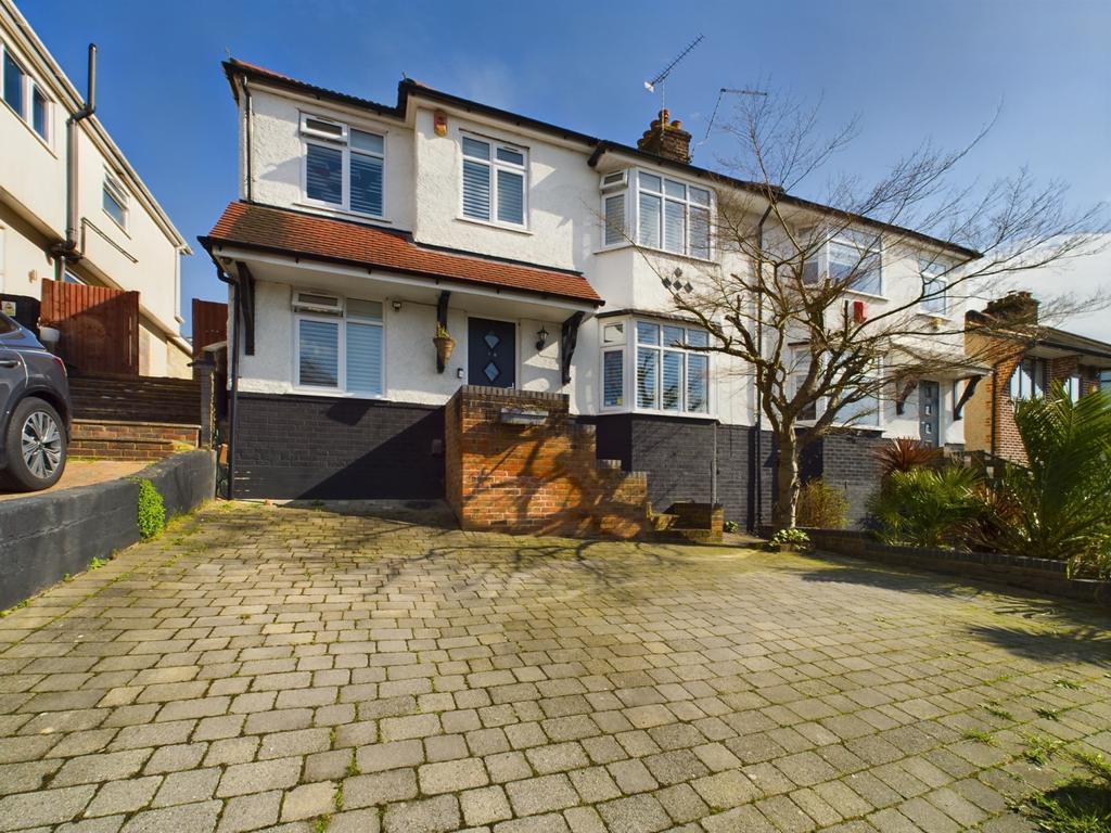 Thirlmere Road, Bexleyheath, Kent, DA7 4 bed semidetached house for