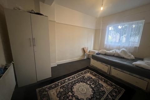 2 bedroom maisonette for sale, Wembley, NW10