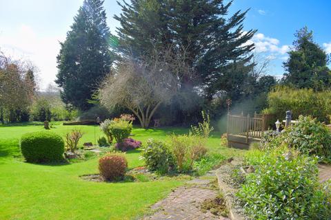 10 Clixby Lane, Grasby, Barnetby, DN38 6AJ