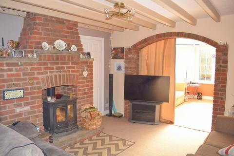 10 Clixby Lane, Grasby, Barnetby, DN38 6AJ